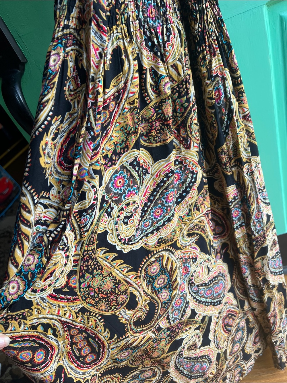 Julia Sleeveless Paisley Maxi Dress in Black pink and Gold 👗 size Large